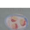 daisy plate with peaches